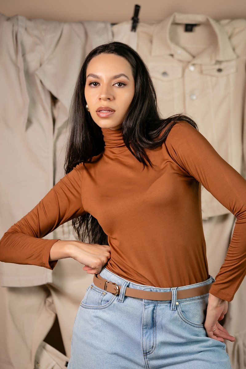 Blusa Feminina Gola Alta Manga Longa