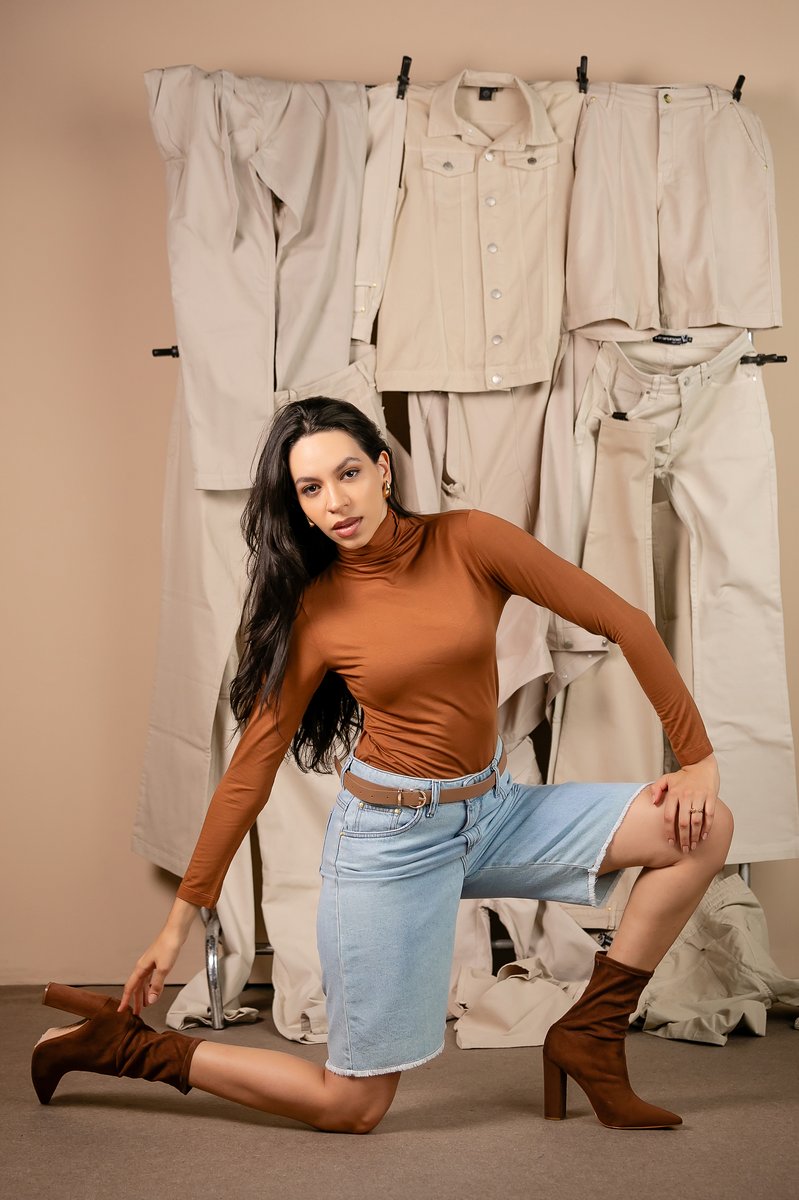 Blusa Feminina Gola Alta Manga Longa