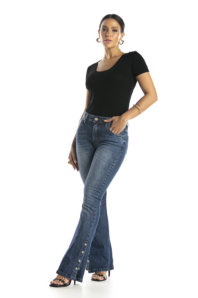 Calça Feminina Alta Flare Detalhe na Barra