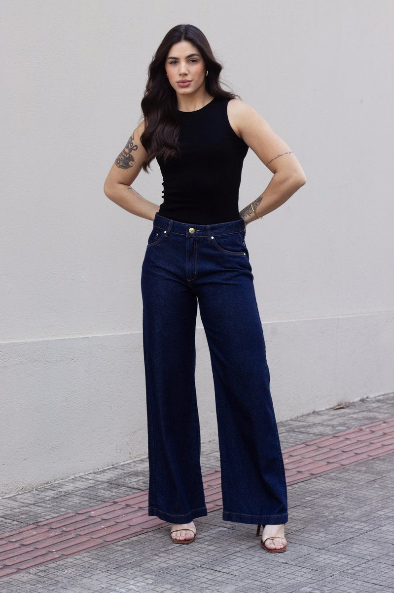 Calça Feminina Pantalona em Jeans Amaciado