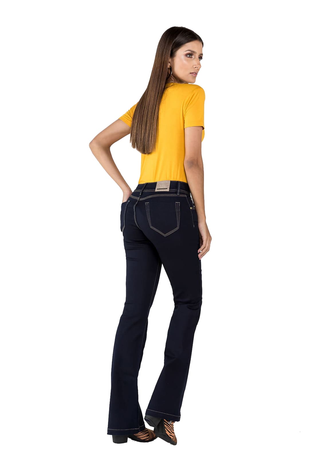 Calça Jeans Feminina Flare Latifundio Intermediária