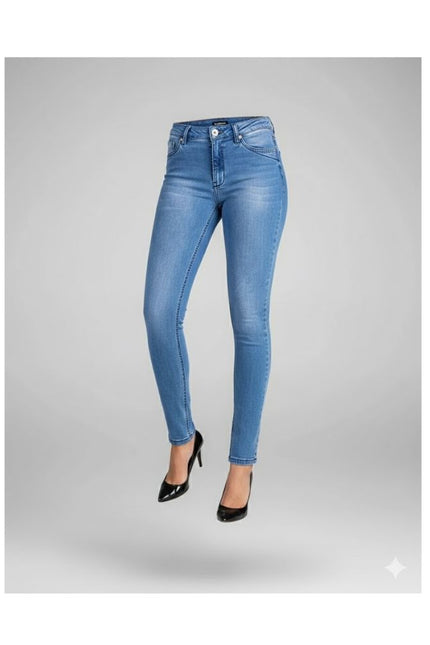 Calça Tradicional Skynny - Jeans Claro - www.latifundio.com.br