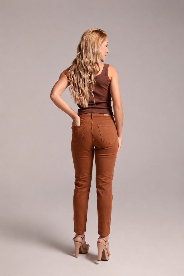 Calça Alta Cropped - Marrom - www.latifundio.com.br