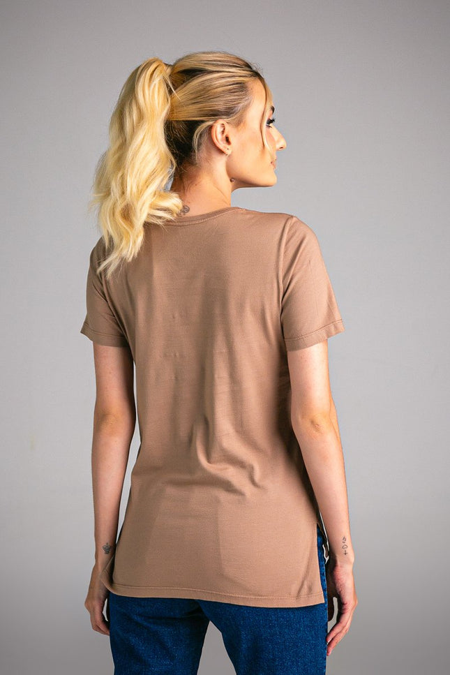 T-Shirt Feminina - Bege - www.latifundio.com.br