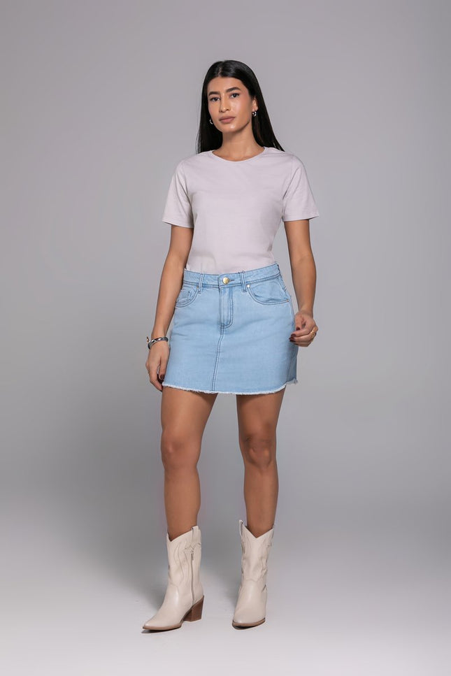 T-Shirt Feminina -  Off White - www.latifundio.com.br