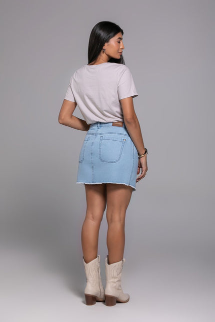 T-Shirt Feminina -  Off White - www.latifundio.com.br