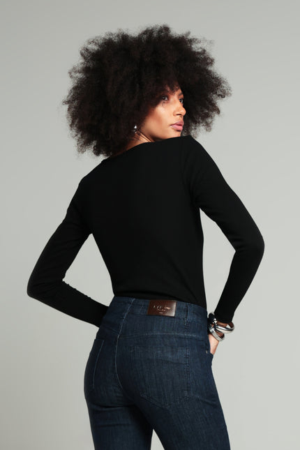 Camisa Feminina Manga Longa - Preto - www.latifundio.com.br