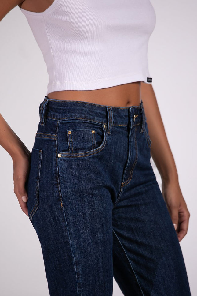 Calça Feminina Jeans Cigarrete Tradicional - Jeans Médio - www.latifundio.com.br