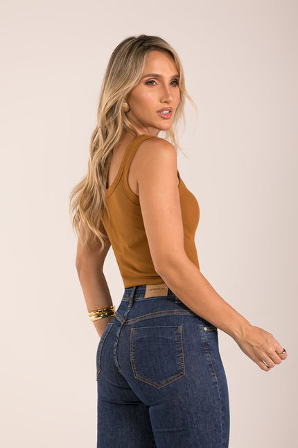 Calça Feminina Tradicional Alta Flare