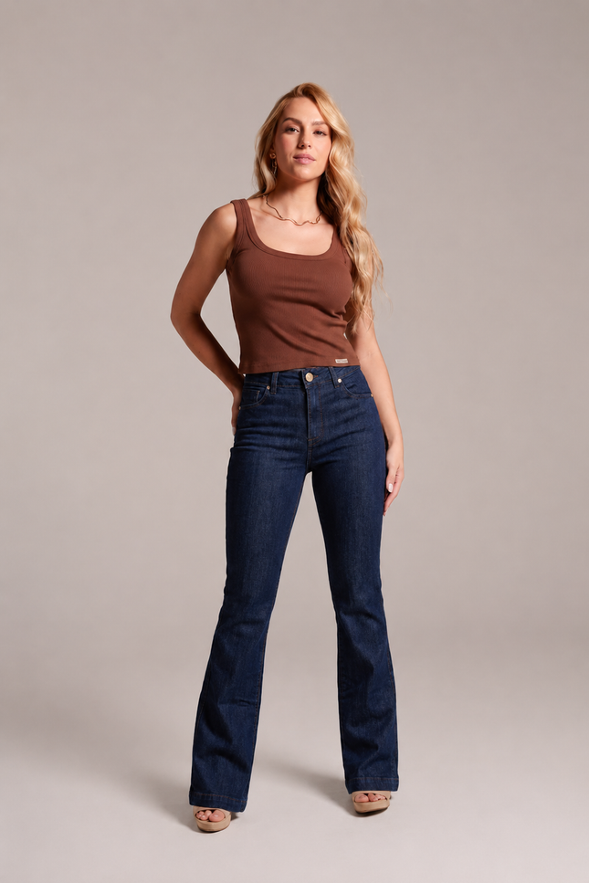 Calça Feminina New Flare - Jeans Escuro - www.latifundio.com.br