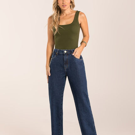 Calça Feminina Reta - Jeans Médio - www.latifundio.com.br
