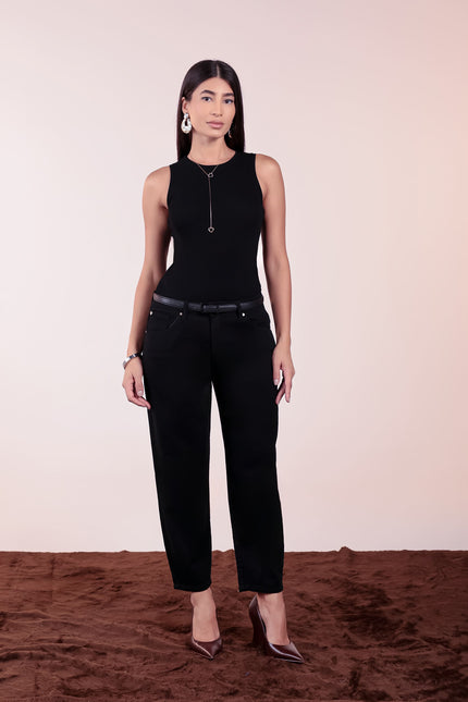 Calça Feminina Barrel - Preto - www.latifundio.com.br