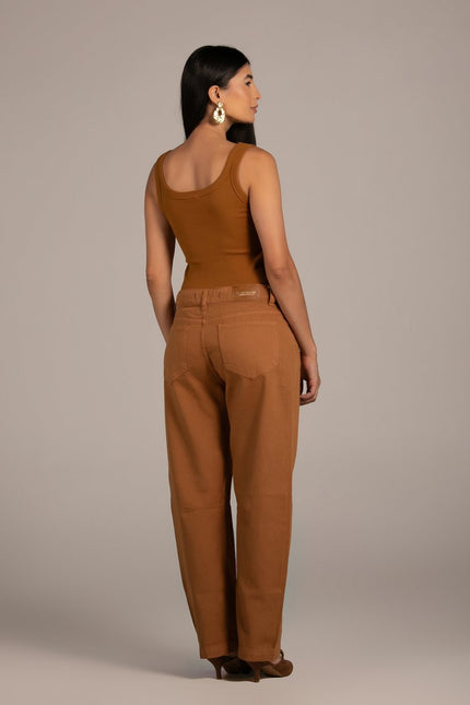 Calça Feminina Barrel - Cominho - www.latifundio.com.br