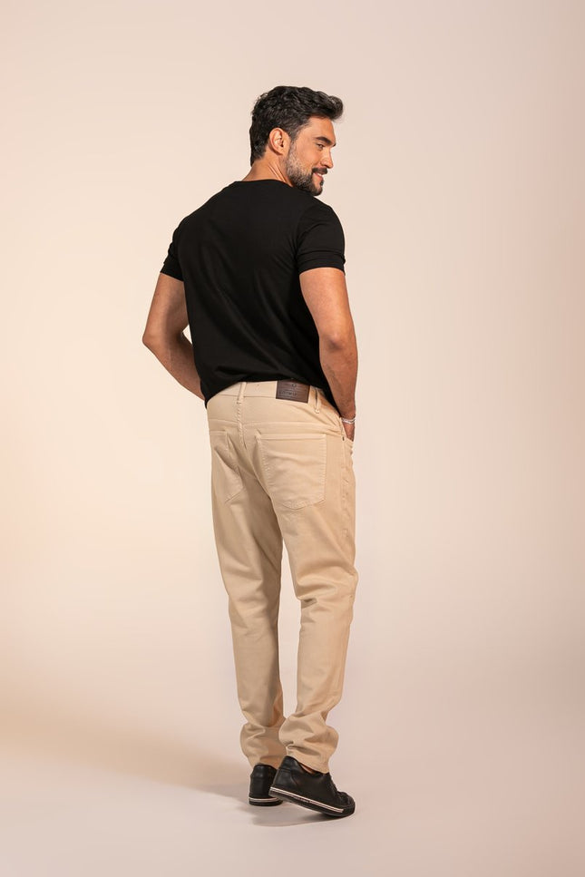 Calça Masculina Fit Colors - Off White - www.latifundio.com.br