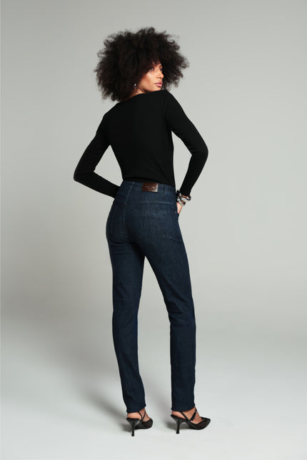 Calça Feminina Trad Alta Cigarrete - Jeans Escuro - www.latifundio.com.br