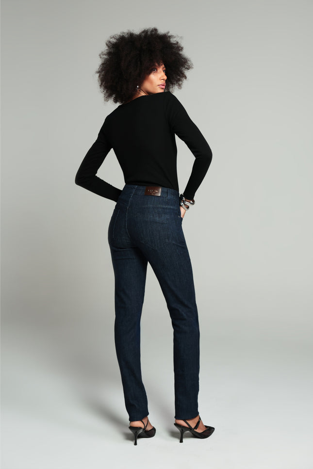 Calça Feminina Trad Alta Cigarrete - Jeans Escuro - www.latifundio.com.br