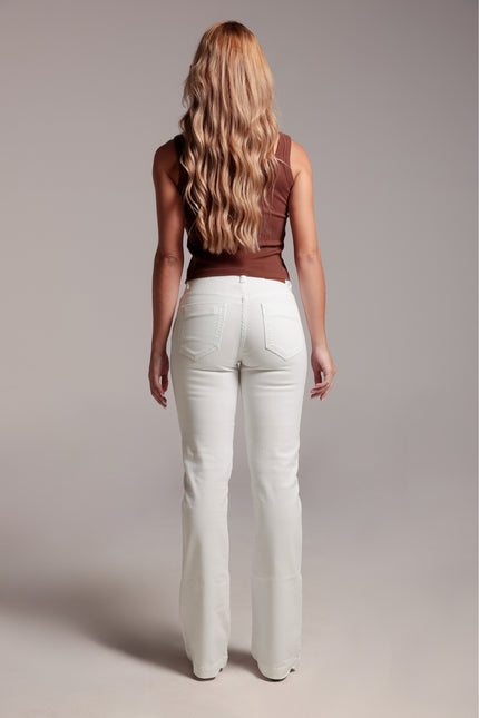 Calça Feminina Tradicional Alta Flare - Branco - www.latifundio.com.br