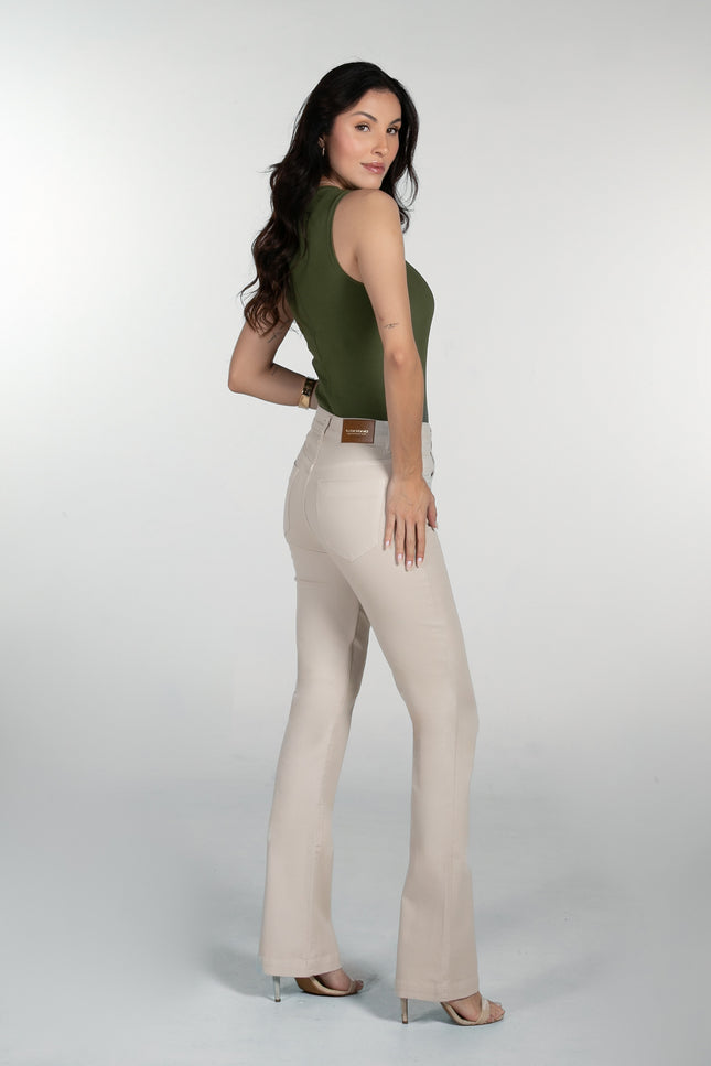 Calça Feminina Tradicional Alta Flare - Off White