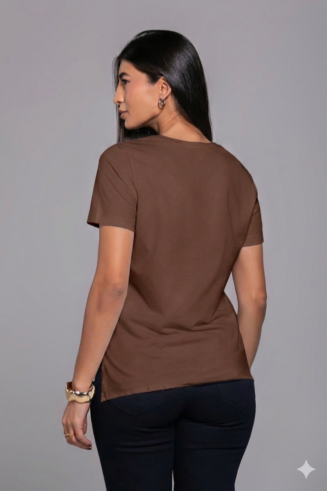 T-Shirt Feminina - Marrom - www.latifundio.com.br