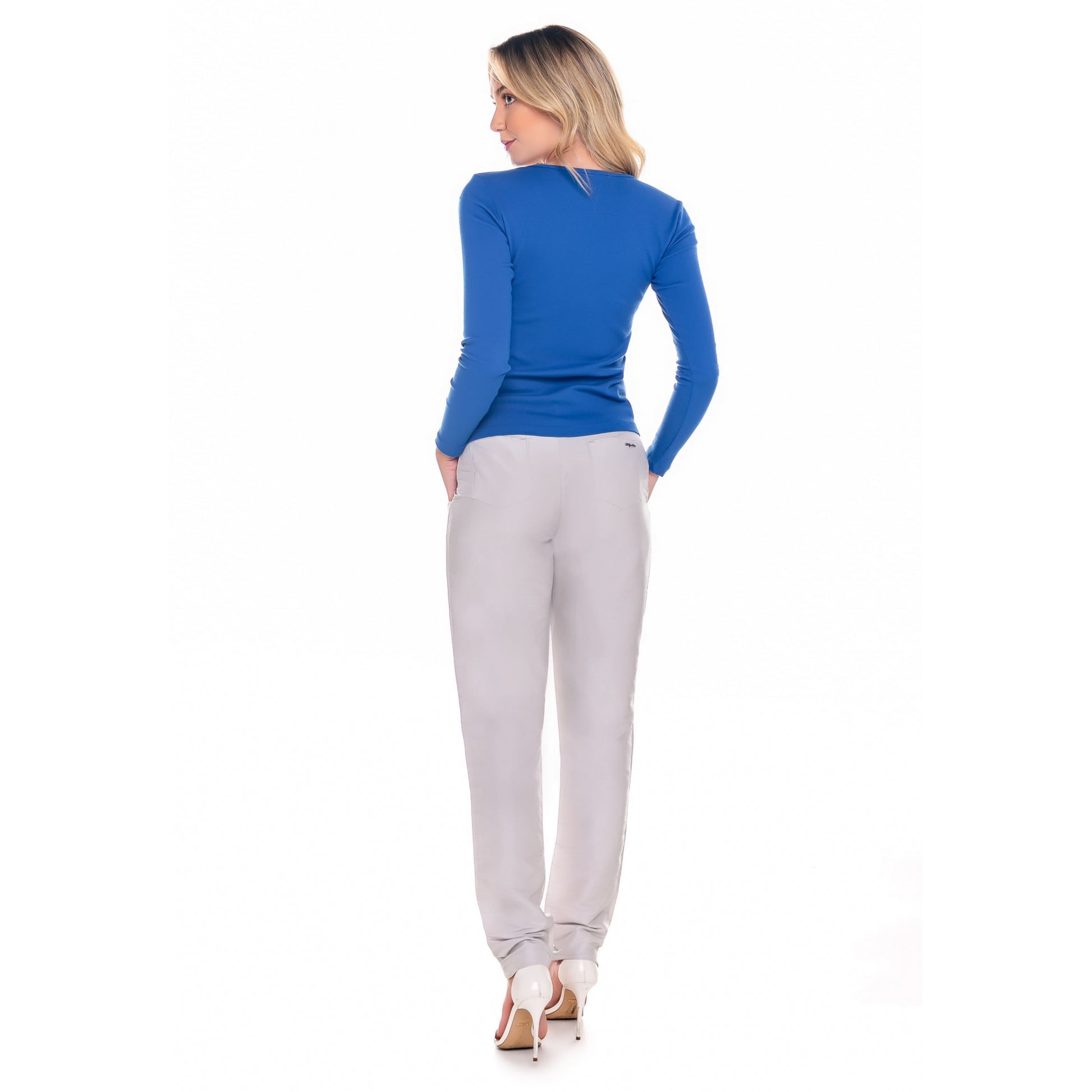 Calça Carrot em Poliester Cinza - www.latifundio.com.br