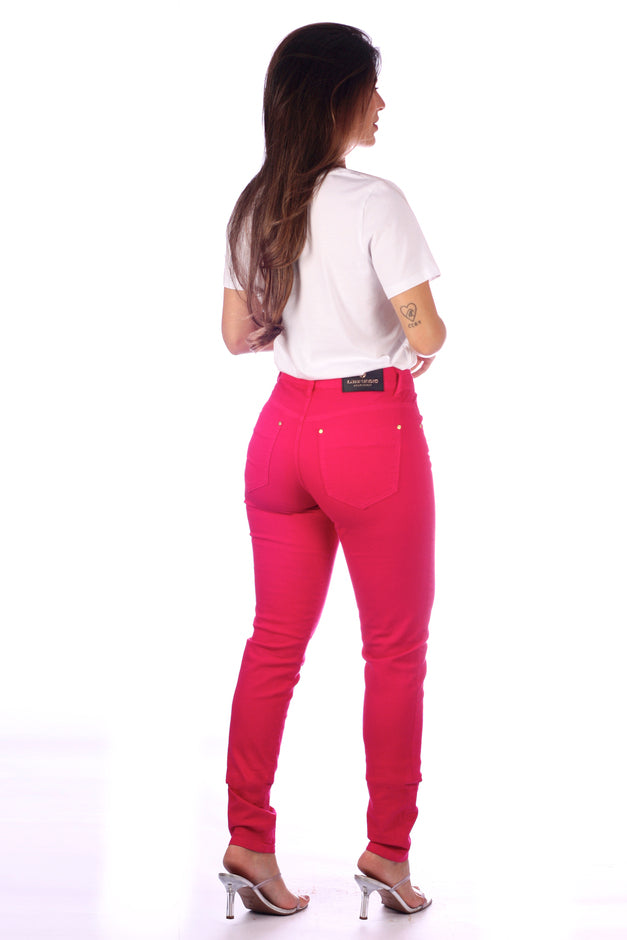 Calça Feminina Cigarrete Alta em sarja
