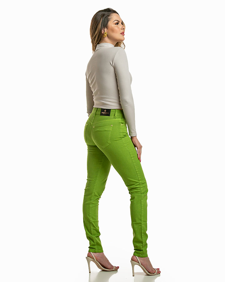 Calça Feminina Cigarrete Alta em sarja