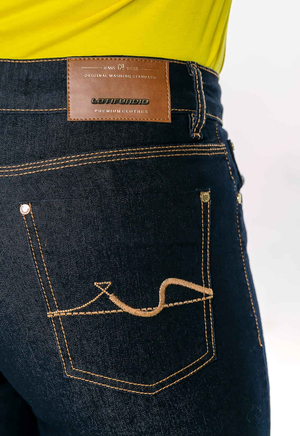 Calça Feminina Jeans Cropped Tradicional - www.latifundio.com.br