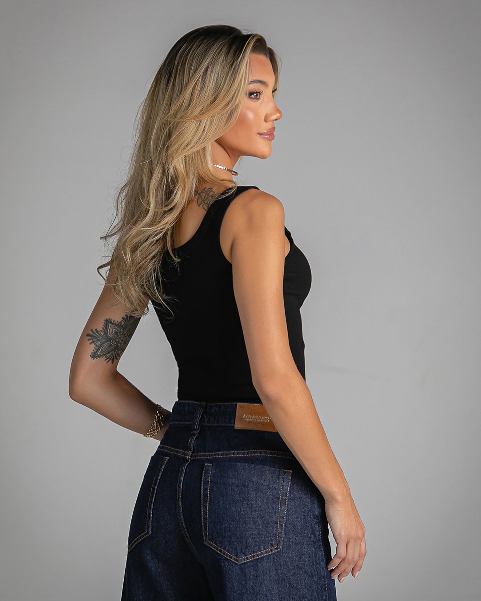 Calça Feminina Pantalona em Jeans Amaciado