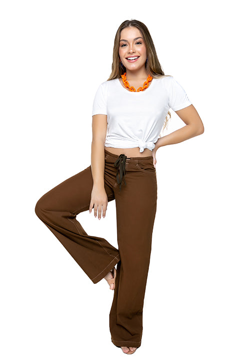 Calça Feminina Pantalona Sarja Leve - www.latifundio.com.br