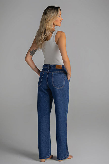 Calça Feminina Reta com Bolso Faca
