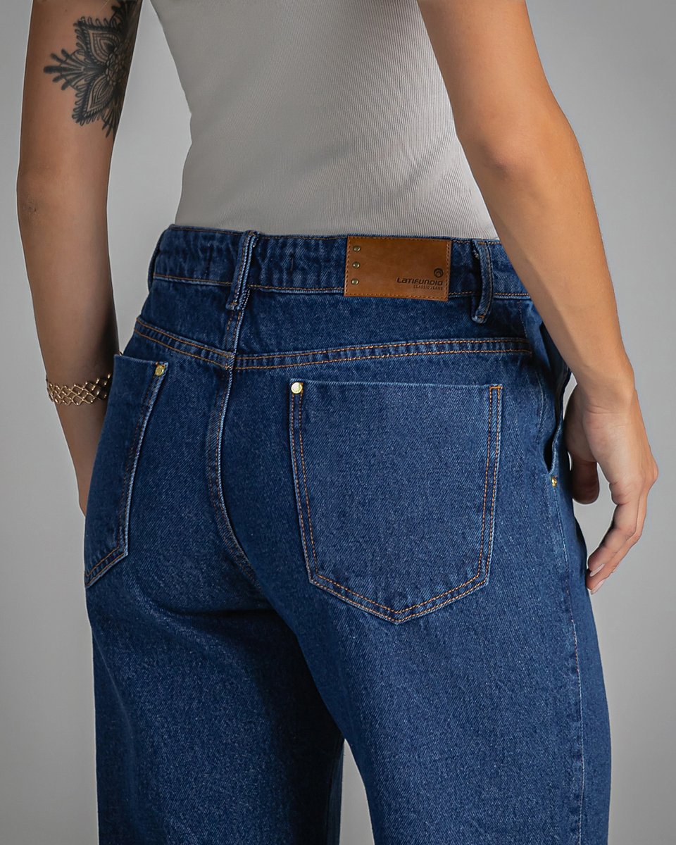 Calça Feminina Reta com Bolso Faca