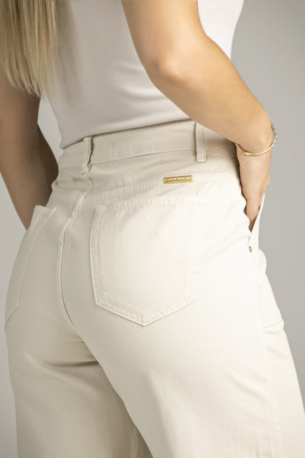 Calça Feminina Wide Leg com Bolso Chapado -