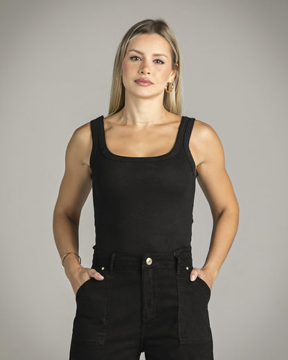 Calça Feminina Wide Leg com Bolso Chapado -