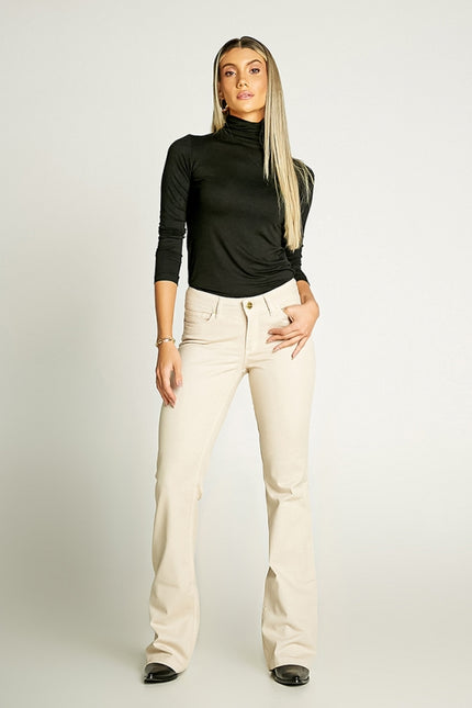 Calça Flare Alta Sarja - www.latifundio.com.br