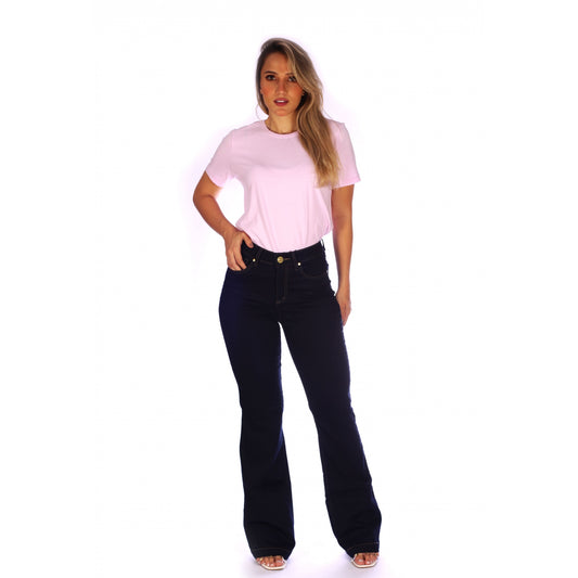 Calça Tradicional Alta Flare - www.latifundio.com.br