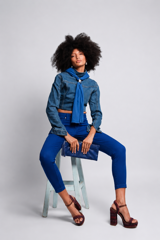 Calça Cropped - Azul - www.latifundio.com.br