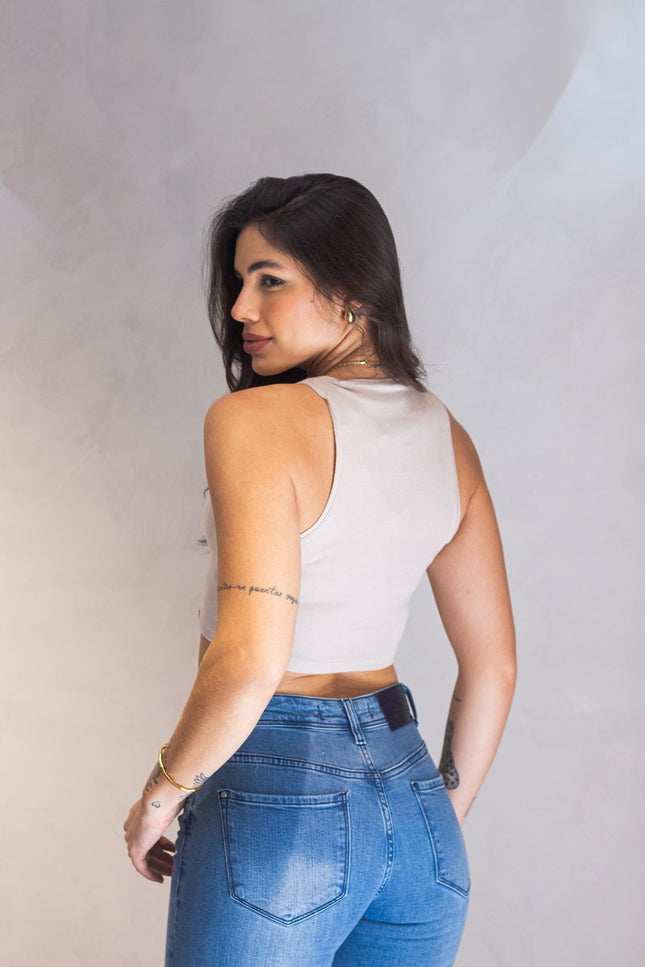 Regata Feminina Cropped - Off White - www.latifundio.com.br