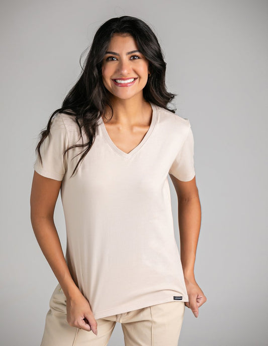 T-shirt Feminina Gola V